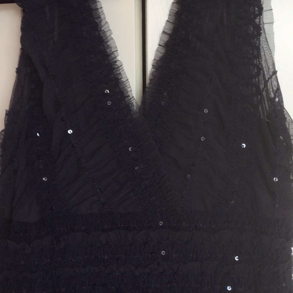Max studio v neck with sequins dress size medium